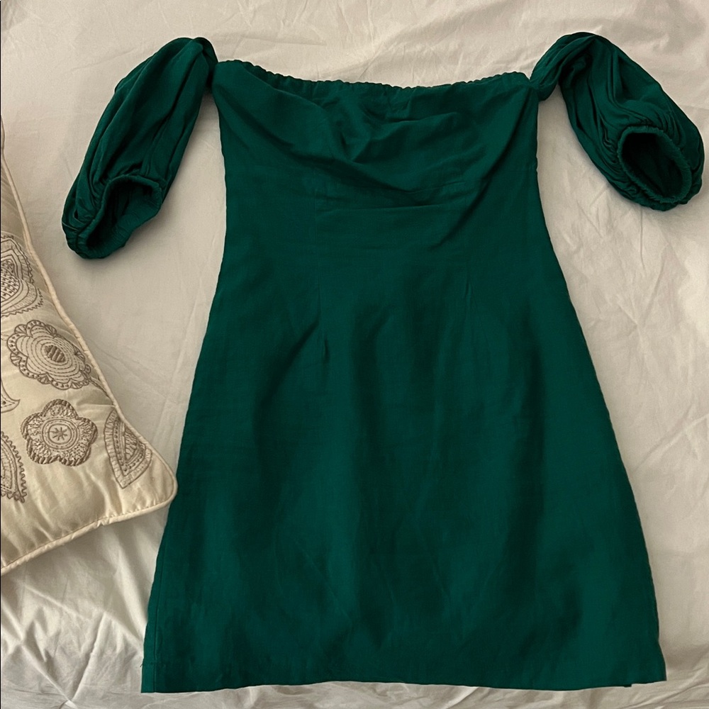 Forever 21 Green Off-Shoulder Mini Dress